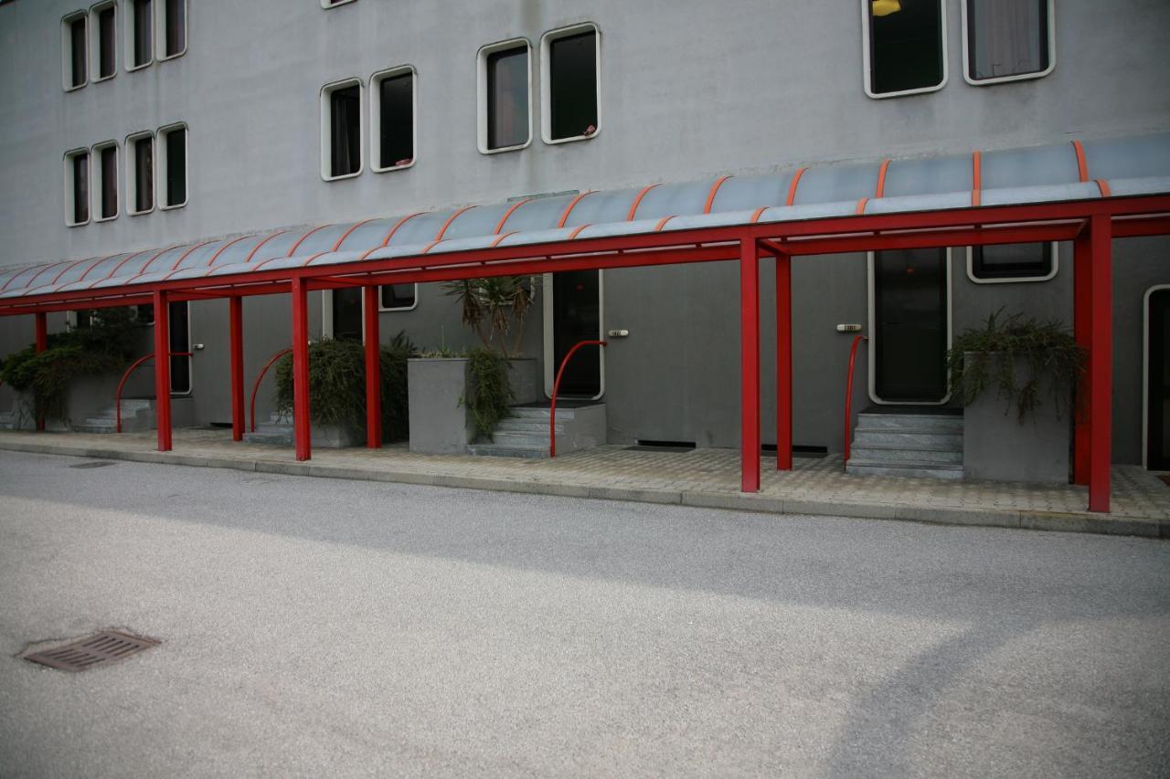 Hotel Longobardo Trezzo sullʼAdda Exterior foto